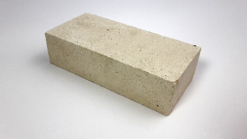 Briquete réfractaire blanche