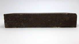 Briquette réfractaire noire