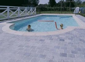 terrasse dalle pierre bleu piscine