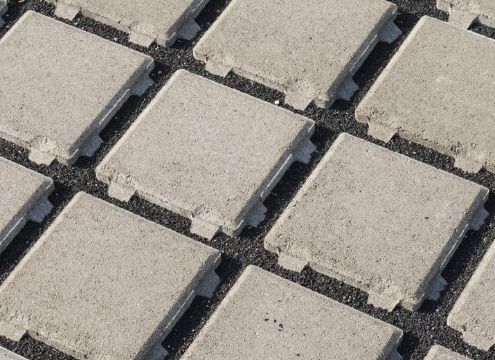 Pavés en béton drainant