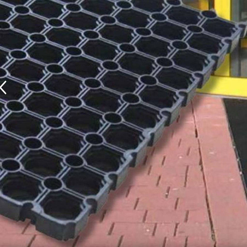 Paillasson RIMA VR d'entréee en caoutchouc noir, surface et nid d'abeilles de chez Rosco Paillasson RIMA VR d'entréee en caoutchouc noir, surface et nid d'abeilles de chez Rosco
