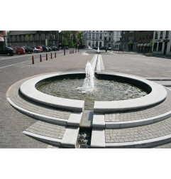 Фонтан и бассейн в бельгийском Голубом Камне - НА MESURE