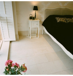 Room tiled stone white Tuscany - softened