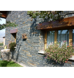 Fachada feita com os partida mollons de Bayon