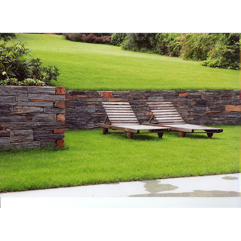 使用贝尔福的刻板石摩尔的挡土墙 使用贝尔福的刻板石摩尔的挡土墙