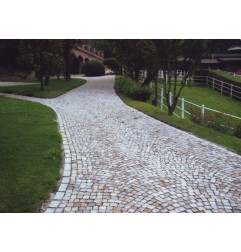 Allée en Pavés en Pierre de Luserne