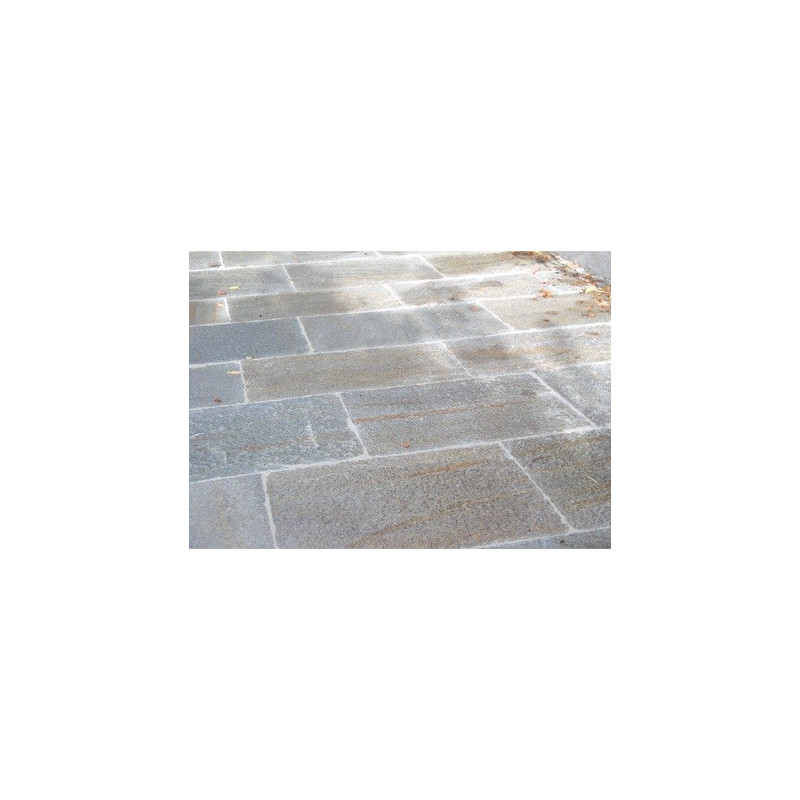 Luserne stone slabs - hammered edges Luserne stone slabs - hammered edges