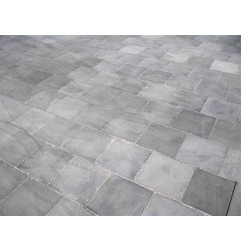 Vietnam Blue Stone Slabs - gealtert