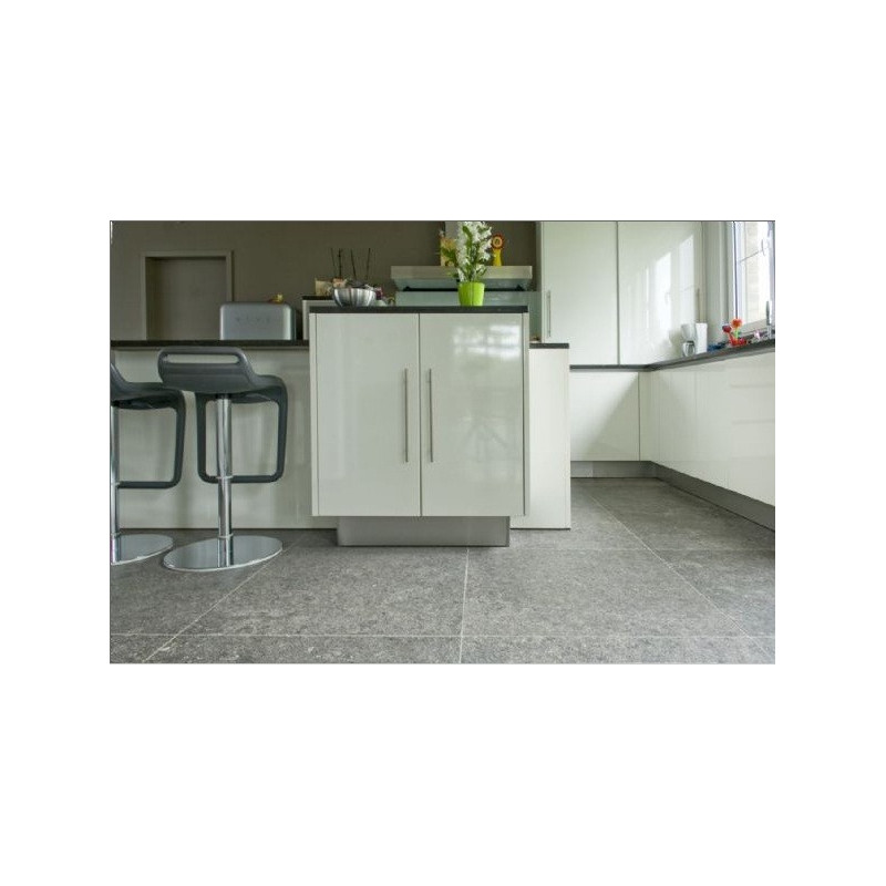 Pierre Bleue du Vietnam - Vieilli (tambouriné) Pierre Bleue du Vietnam - Vieilli (tambouriné)