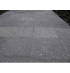 Réalisation à l'Aide des Dalles de Pierre Bleue du Vietnam - Flammé