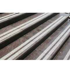 marche d'escalier en Granit SUR MESURE