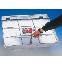 Cobertura ladrilhada em aço galvanizado - Abertura e travamento assistidos - B 125 kN - HAGO