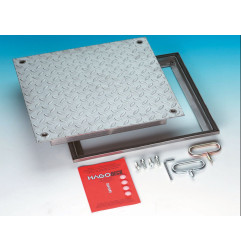 Access hatch in ribbed stainless steel - A 15 kN - HAGO