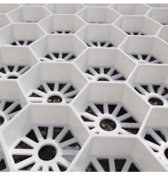 GridaGravel 34 - Stabilising slab of gravel in honeycombs - MatGeco