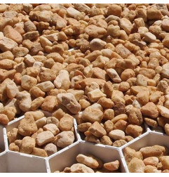 GridaGravel 34 - Stabilising slab of gravel in honeycombs - MatGeco
