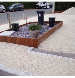 GridaGravel 34 - Stabilising slab of gravel in honeycombs - MatGeco