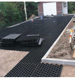 GridaGravel 34 - Stabilising slab of gravel in honeycombs - MatGeco