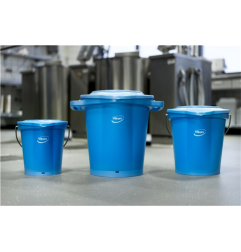 Vikan 5689 Graduated Bucket Lid - 6 Liters with Pouring Spout