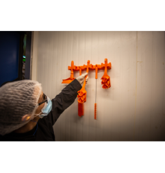 Hi-Flex 1011 wall bracket - 420mm 3 clips and 2 hooks - Vikan