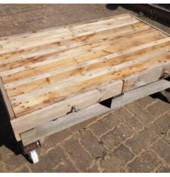 Owapal - Coloured finish for rough pallet wood furniture - Owatrol