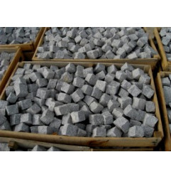 بافي غرانيت رمادي متوسط الحبوب مُكبّل