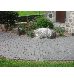 Viet - pavers - Bauma Stone basalt