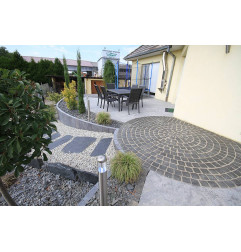 巴萨尔特越南 - 帕瓦什 - 堡石