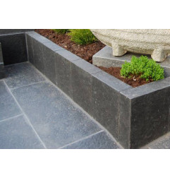 Milan Basaltstein - Palisade - Bauma