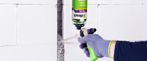 Illbrucker Pistolen mit Dichtklebern und expandierbaren Schaumstoffen