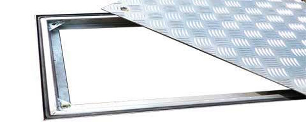 Inspection hatch for soil for the cellar, empty access health, technical room, hopper