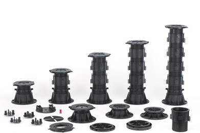 Assortiment de plots de terrasse, de plots à verin, de plots PEHD et de plots PVC