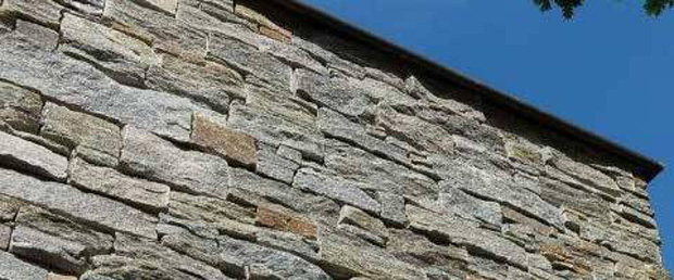 Parement aspect moellon en pierre naturelle