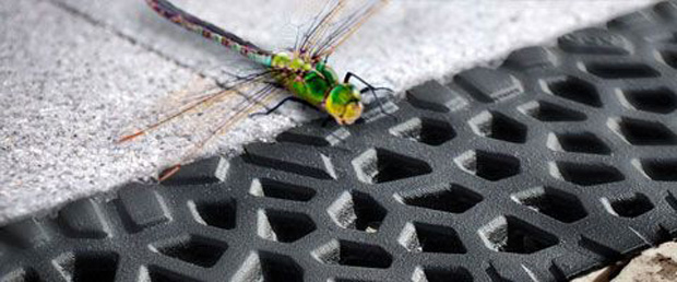 caniveaux à grille design, esthétique et contemporaine pour vos extérieurs